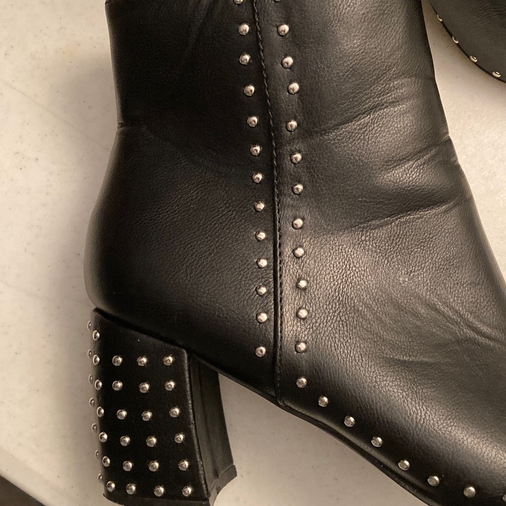 NWOT Olivia  & KateSleek Black Studded Ankle Boots - Picture 7 of 8